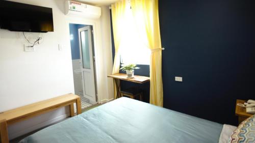 TV a/nebo společenská místnost v ubytování Sleep Box Hostel Phú Quốc
