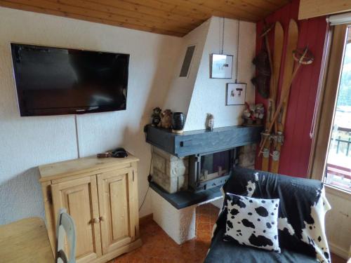 Photo de la galerie de l'établissement Charmant T2 37m² avec balcon, parking, dernier étage, 4 pers - FR-1-458-168, au Grand-Bornand