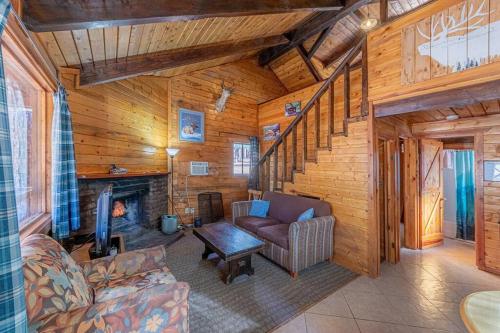 Un lugar para sentarse en Forest Cabin 1 Hunters Blind