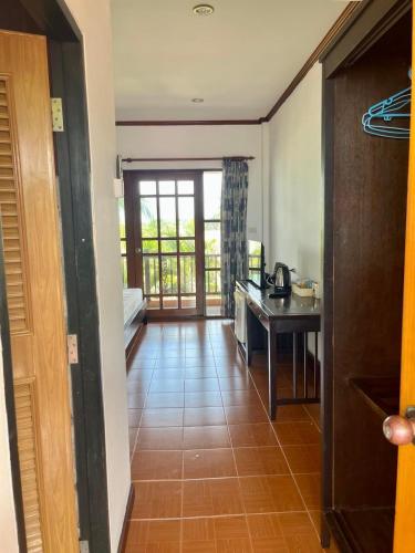 Una cocina o zona de cocina en First Villa Beach Resort