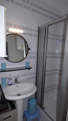 Koupelna v ubytování Joli T2 vue mer, proche mer, parking, Narbonne-plage
