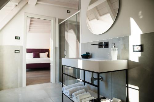 Posteľ alebo postele v izbe v ubytovaní LUXURY SUITES ROCOPOM - Lake Front