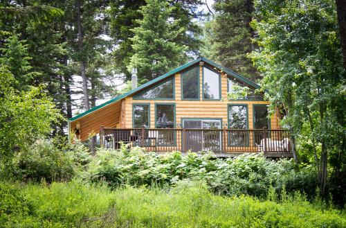 Foto de la galería de Riverfront Motel & Cabins en Thompson Falls