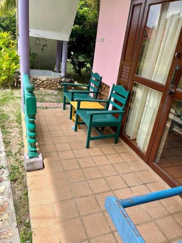 Un balcón o terraza de First Villa Beach Resort