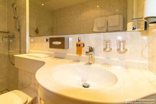 Koupelna v ubytování Hotel Oberwirt Wangen