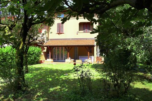 Κήπος έξω από το VILLA FENIX OSIO SOTTO 2