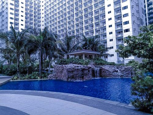 Sabina’s one bedroom condo at Shore tower C