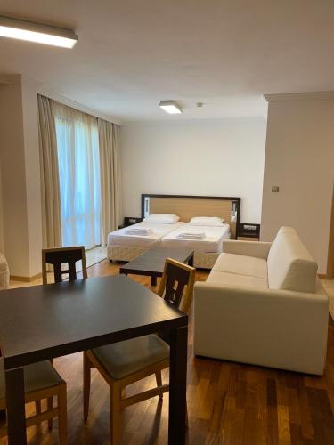 Gallery image of private apartments in Emerald in Ravda