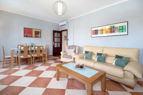 Grand Beachside Apartment - Cádiz