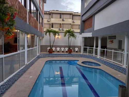 Bazén v ubytování Hotel Napolitano nebo v jeho okolí