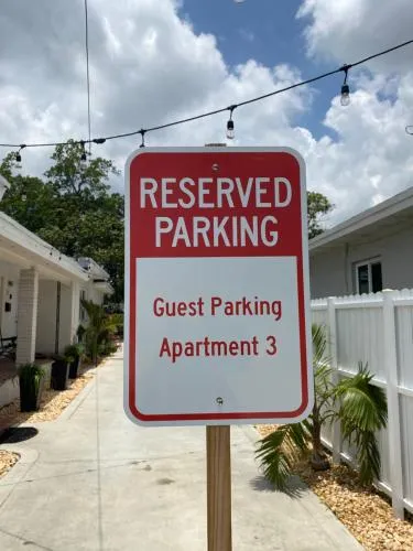 Stunning Little Havana Close to Airport, Calle Ocho, Brickell, Cruises,Wynwood and the Beaches - Free Parking photo 40