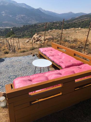 Landskap semula jadi dekat dengan chalet