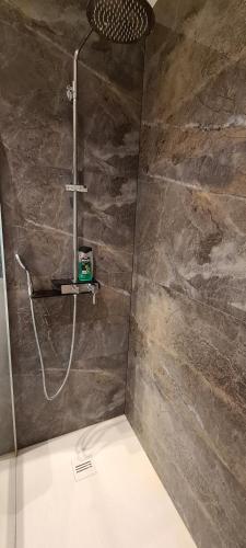 Ένα μπάνιο στο APARTAMENT SORENTO 28