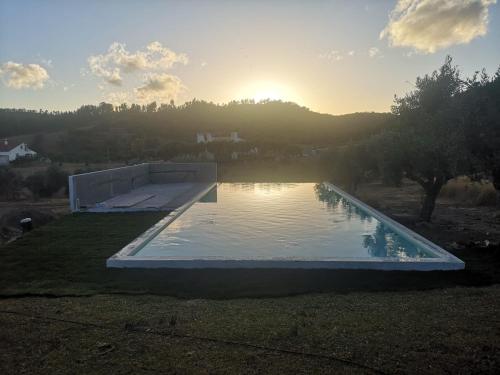 Kolam renang di atau dekat dengan Monte da Alameda - Piscina Aquecida