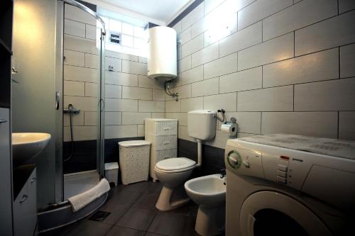 Koupelna v ubytování Apartment Leana Selce