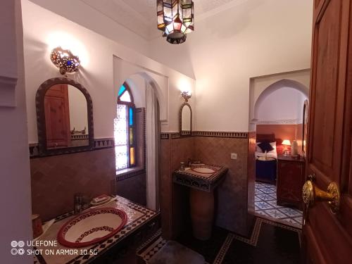 Kopalnica v nastanitvi Riad Zagouda