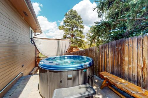 Gambar di galeri bagi A Run Away With Me di Estes Park