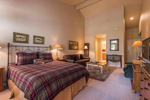 Ένα ή περισσότερα κρεβάτια σε δωμάτιο στο Widgi Elk Wonder - Meredith Lodging