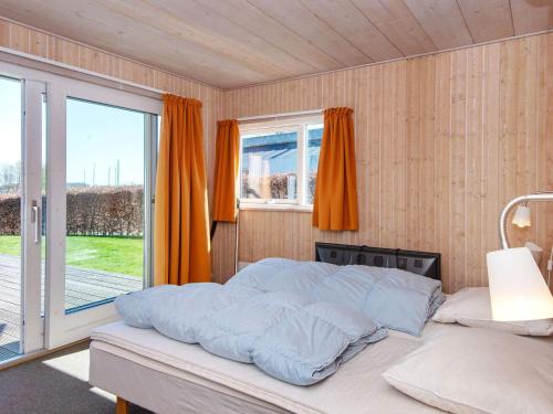 Postel nebo postele na pokoji v ubytování Holiday home Juelsminde XLVIII