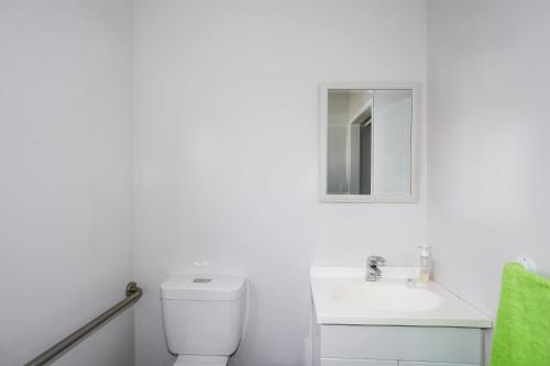 Ванная комната в Self Contained Cottage Pukekohe