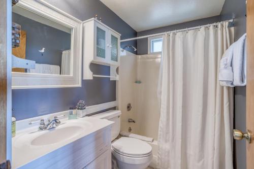 Koupelna v ubytování D & D Ocean Retreat - Meredith Lodging