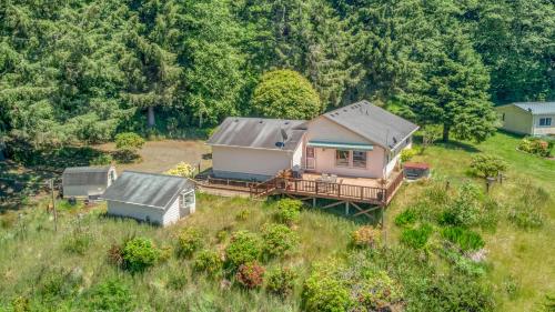 Landskap semula jadi dekat dengan rumah percutian