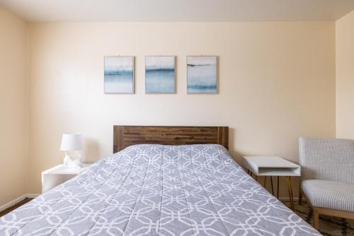 Ένα ή περισσότερα κρεβάτια σε δωμάτιο στο Georgetown Villas 2-1b Ideal for long stays!