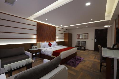 Gallery image of HOTEL THE LOTUS PARK in Ahmedabad