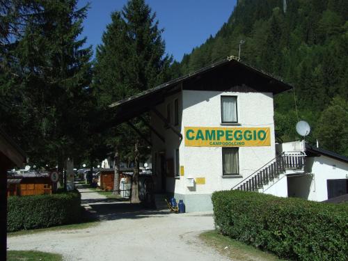 Afbeelding uit fotogalerij van Campodolcino Camping in Campodolcino
