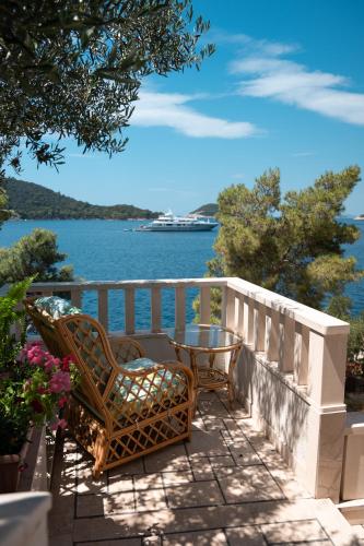 Apartments Lastovo Silić