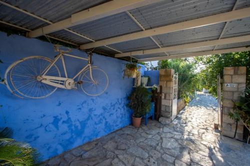 Ciclismo en Secret Garden, a little paradise of tranquility. o alrededores