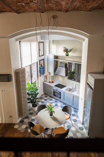 Una cocina o cocineta en Bellevue Navigli