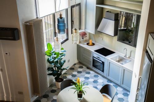Una cocina o cocineta en Bellevue Navigli