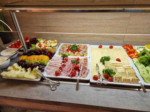Makanan di atau berdekatan hotel