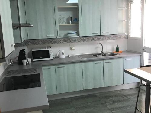 A kitchen or kitchenette at Apartamento mirador del Mar