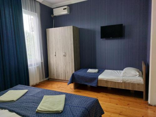 Postel nebo postele na pokoji v ubytování Lakeside Green Balcony Home
