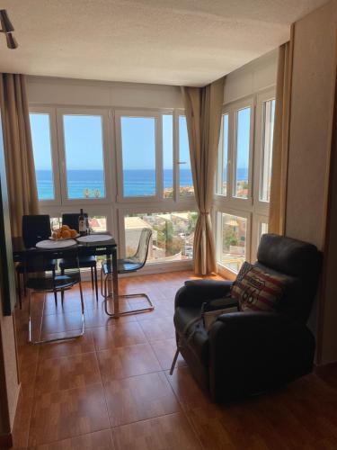 APARTAMENTO CON VISTAS AL MAR Y AL LAGO