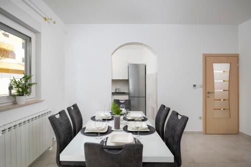 Luxury apartment Ketty