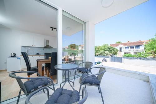 Balkoni atau teres di Vila Regina Apartment Paloma with Swimming Pool