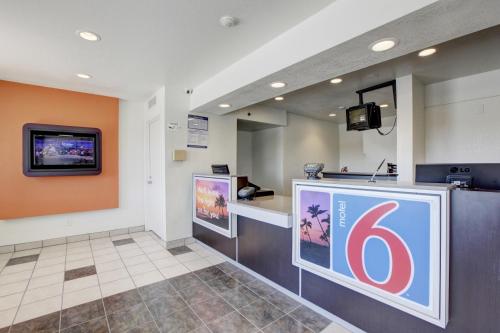 Motel 6-Corona, CA – Photos 5
