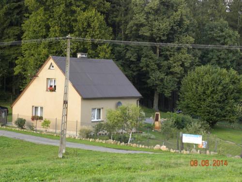 Vonkajšia záhrada v ubytovaní Zgorzanka
