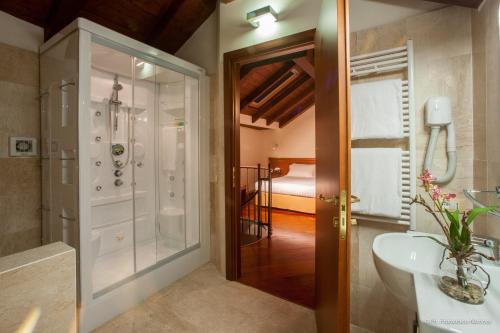Kúpeľňa v ubytovaní Hotel Flora