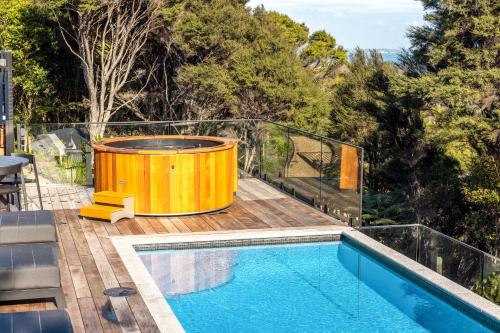 Bazén v ubytování Kaitiaki Lodge - Private pool & Spa nebo v jeho okolí