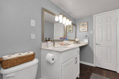 Gallery image of Lovely 2 Bedroom + Den Apartment at Medical Center - Sleeps 8 in Houston