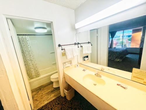 Un baño de GLH Hotel