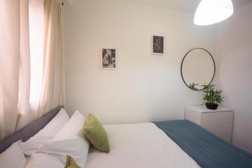 Holidays2Malaga Alta City center Renovated 2 bedrooms apartment WiFi