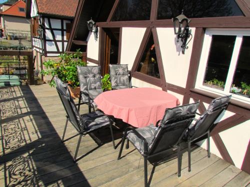 Balkón nebo terasa v ubytování Gîte des Chateaux-forts