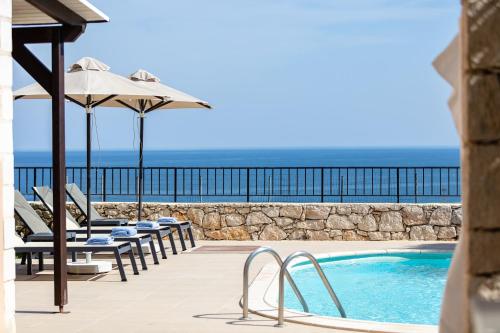 Poolen vid eller i närheten av Stavromenos Villas - Private Pools & Seaview - 500m from Beach
