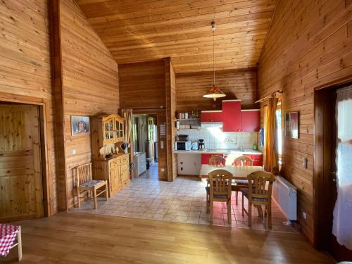 Η κουζίνα ή μικρή κουζίνα στο Holiday Home Löwenzahn by Interhome