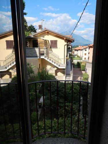 vista da una finestra di un edificio di Apartment Ludovica by Interhome a Stazzona